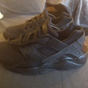 Nike huarache fashion sneakers